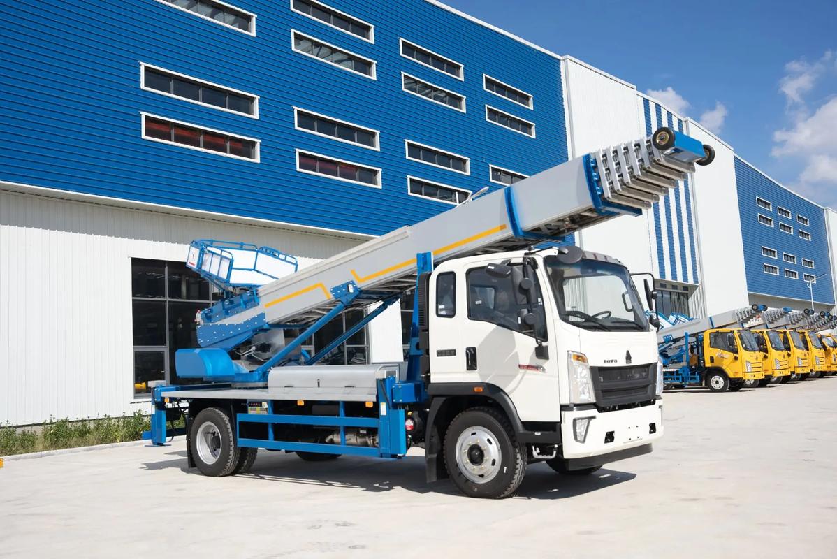 夹江出租云梯车高空作业车 建筑垃圾搬运