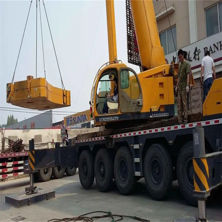 夹江当地吊车出租|机器吊装|75吨|工厂搬迁服务